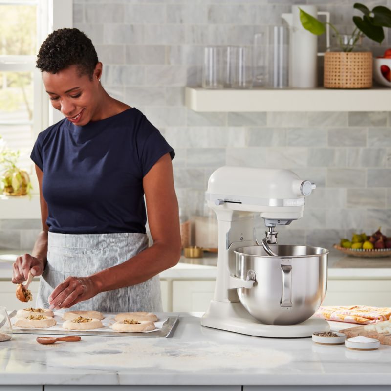 KitchenAid® 7 Quart Bowl-Lift Stand Mixer - Matte Milkshake