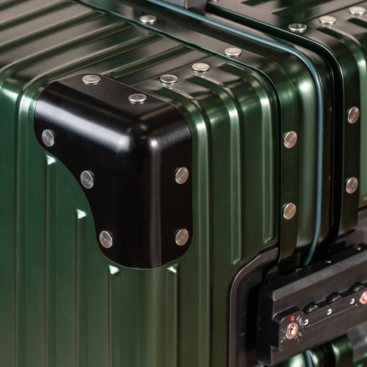 Elite / Aluminum 2-Piece Luggage Set