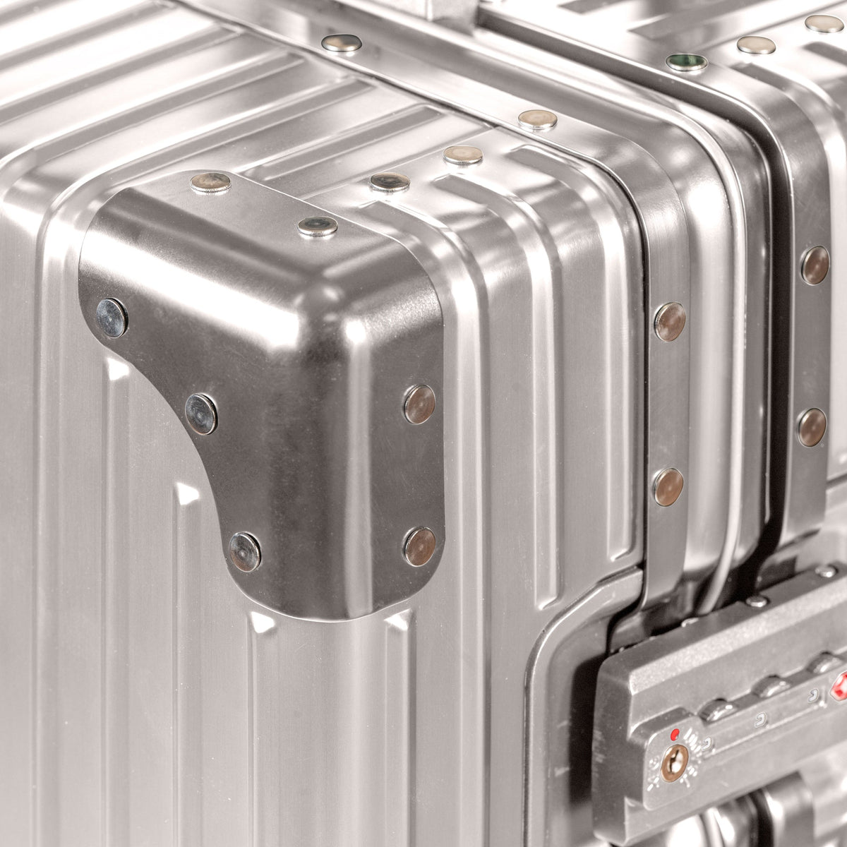 Elite / Aluminum 2-Piece Luggage Set