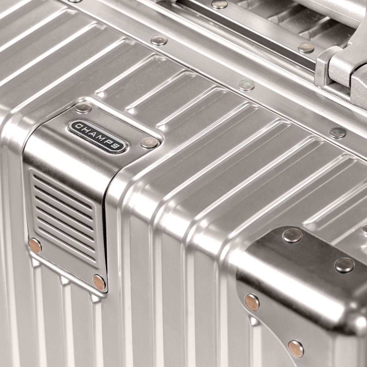 Elite / Aluminum Carry-on